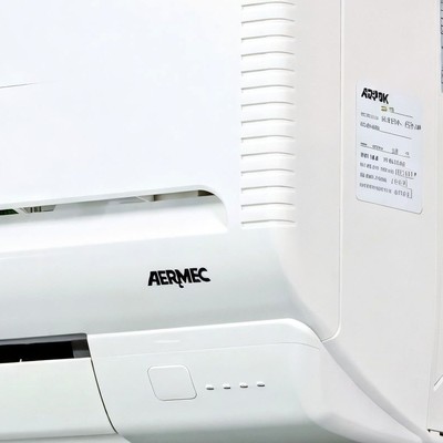 Настенный фанкойл до 2,5 кВт Aermec FCW 22 3VN Настенный фанкойл до 2,5 кВт Aermec FCW 22 3VN