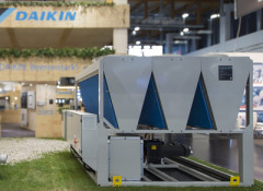 Чиллер с воздушным охлаждением Daikin EWAT185B-XSB1 Чиллер с воздушным охлаждением Daikin EWAT185B-XSB1